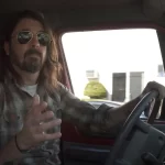 Trailer de What Drives You mostra Dave Grohl discutindo turne com lendas do rock em novo documentario