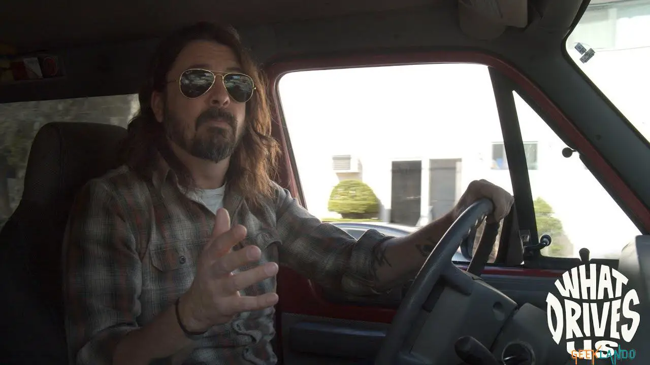 Trailer de What Drives You mostra Dave Grohl discutindo turne com lendas do rock em novo documentario