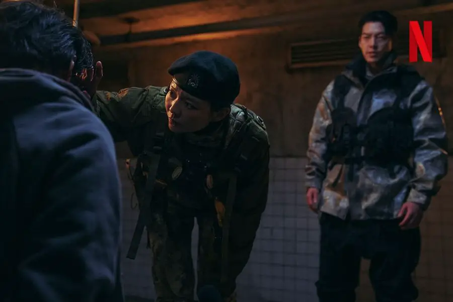 A Batalha Epica de Kim Woo Bin e Song Seung Heon em Black Knight Nervosismo Contra Furia 3 A Batalha Épica de Kim Woo Bin e Song Seung Heon em “Black Knight” Nervosismo Contra Fúria