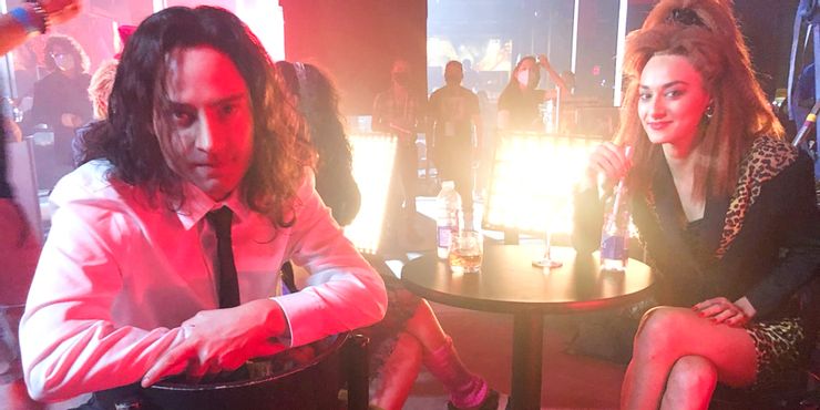 Blaise Crocker as Tiffany Valentine and Fiona Dourif as Charles Lee Ray in Chucky Episode 5 Série Chucky revela a história de Charles Lee Ray da melhor maneira