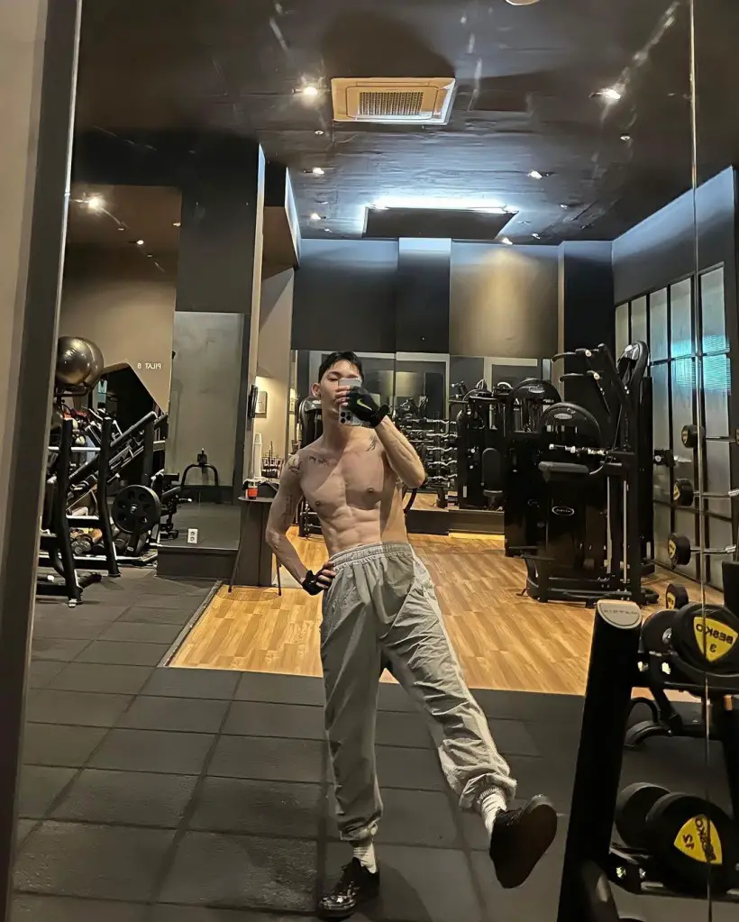 De Drag Queen a Fisiculturista Idol faz as pessoas pensarem que ele fez Photoshop nas fotos apos a mudanca visual 3 De ‘Drag Queen’ a ‘Fisiculturista’ Idol faz as pessoas pensarem que ele fez Photoshop nas fotos após a mudança visual