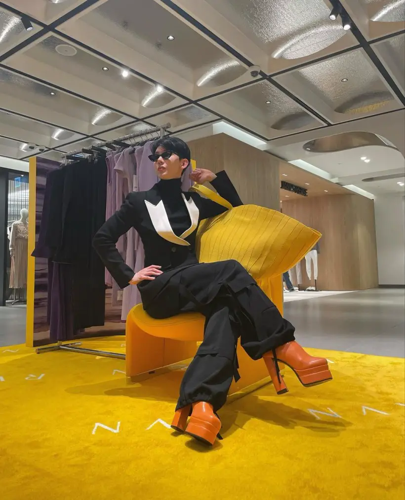 De Drag Queen a Fisiculturista Idol faz as pessoas pensarem que ele fez Photoshop nas fotos apos a mudanca visual 5 De ‘Drag Queen’ a ‘Fisiculturista’ Idol faz as pessoas pensarem que ele fez Photoshop nas fotos após a mudança visual