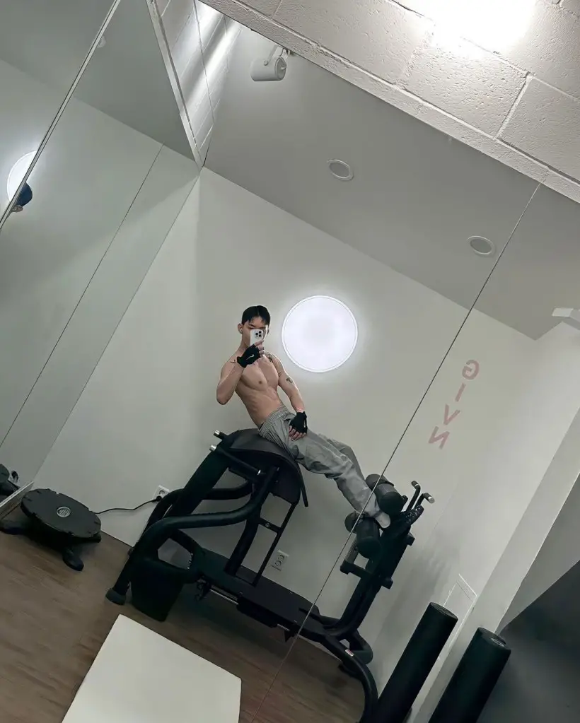 De Drag Queen a Fisiculturista Idol faz as pessoas pensarem que ele fez Photoshop nas fotos apos a mudanca visual 7 De ‘Drag Queen’ a ‘Fisiculturista’ Idol faz as pessoas pensarem que ele fez Photoshop nas fotos após a mudança visual