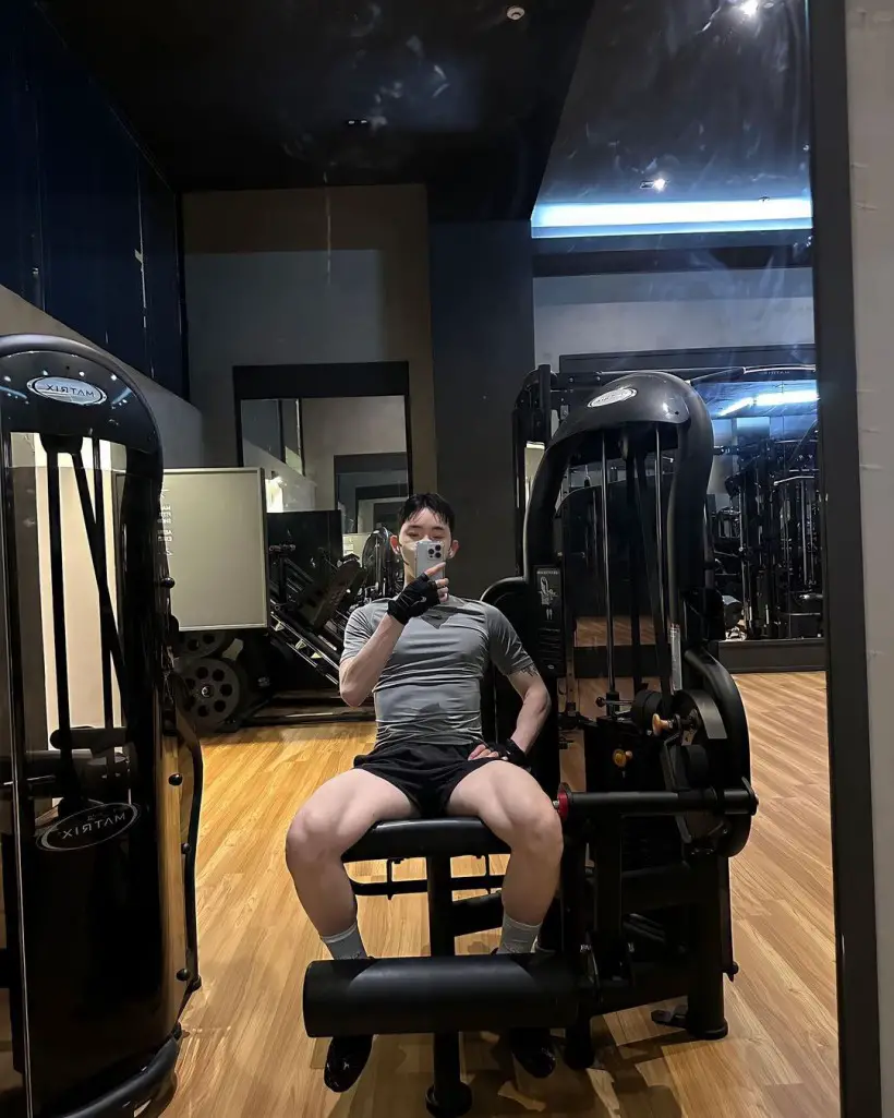 De Drag Queen a Fisiculturista Idol faz as pessoas pensarem que ele fez Photoshop nas fotos apos a mudanca visual 8 De ‘Drag Queen’ a ‘Fisiculturista’ Idol faz as pessoas pensarem que ele fez Photoshop nas fotos após a mudança visual