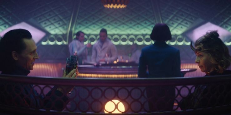 Loki and Sylvie on train in Lamentis O MCU finalmente confirma que Loki é bissexual