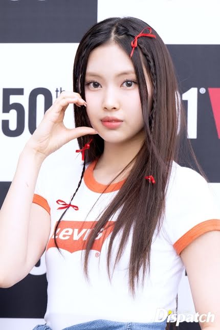 NewJeans retorna a sua era Hype Boy com looks jeans em um evento da Levis Jeans 4 NewJeans retorna à sua era “Hype Boy” com looks jeans em um evento da Levis Jeans