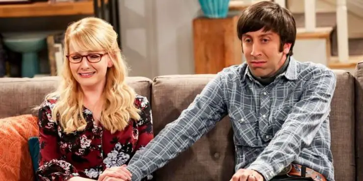 The Big Bang Theory Bernadette and Howard Crying Estrela de Big Bang Theory fala sobre o lado negativo de estrelar a série de sucesso