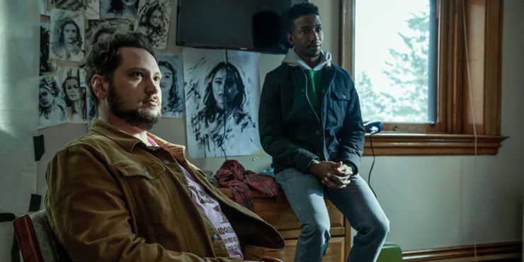 dan and mark sitting in archive 81 netflix Arquivo 81: Perguntas sem resposta deixadas na primeira temporada