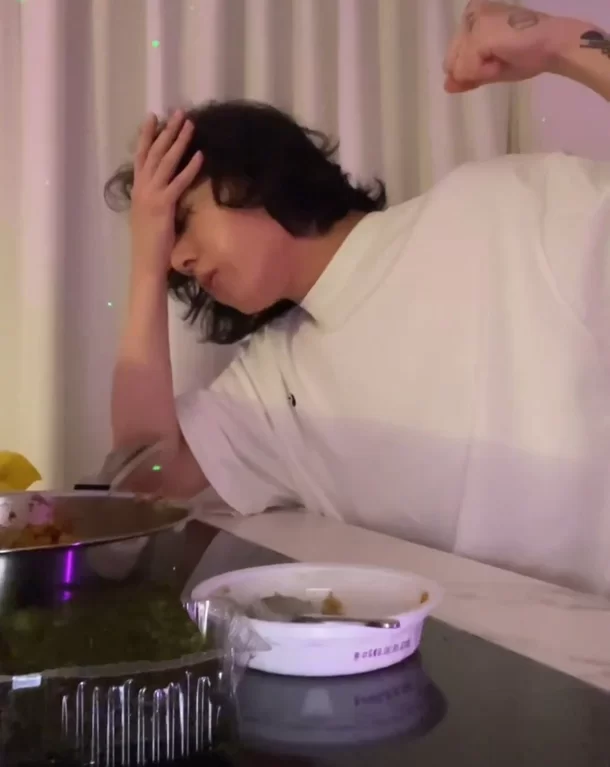 jungkook bts Celebridades que são vítimas recentes da invasão de privacidade da Sasaengs