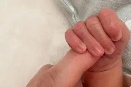 Tomoaki Maeno e Mikako Komatsu celebram nascimento do segundo filho