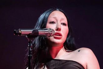 Noah Cyrus: Superando Desafios e Construindo seu Espaço na Música 3 Noah Cyrus: Superando Desafios e Construindo seu Espaço na Música