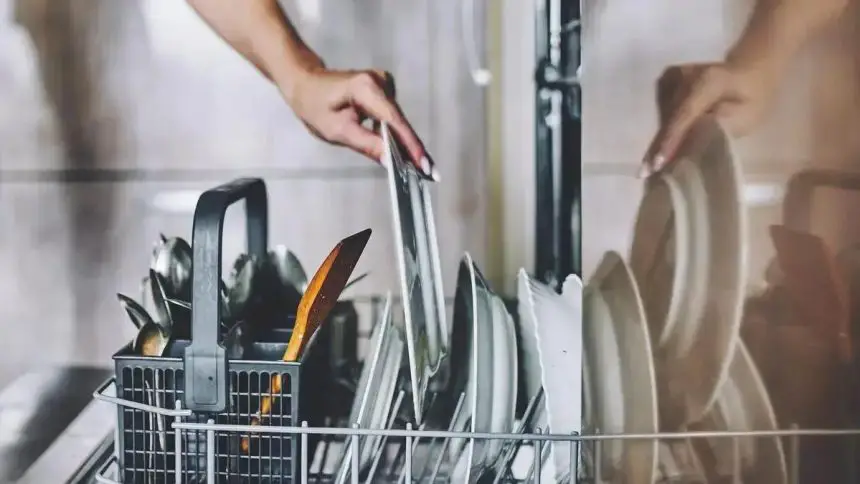 12 Itens de Cozinha que Seu Lava-Louças pode Danificar