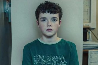 Adolescência: A série que arrasou no Emmy 2025 e sua trajetória de sucesso