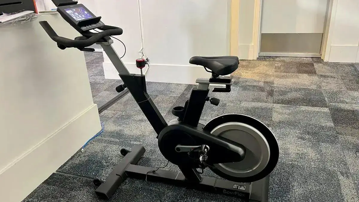 Bowflex IC SE: A Alternativa Acessível ao Peloton para Exercícios em Casa