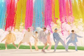 BTS quebra recorde com 'Dynamite' ao atingir 2 bilhões de visualizações