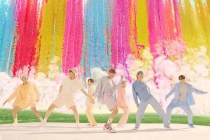 BTS quebra recorde com 'Dynamite' ao atingir 2 bilhões de visualizações