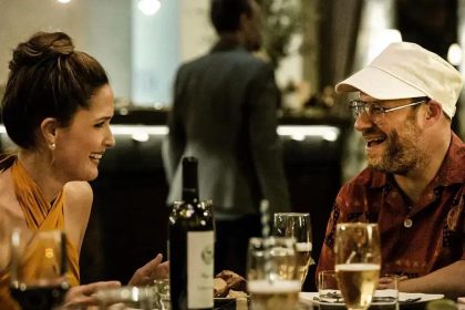 Platonic: Como a Trilha Sonora Define a Amizade na Série da Apple TV+