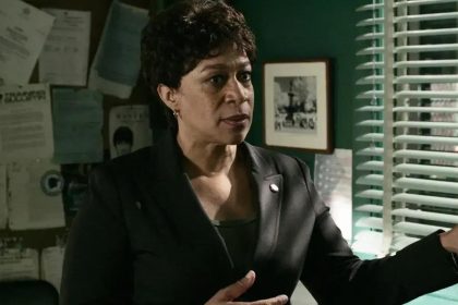 S. Epatha Merkerson e seu visual autêntico no Emmy 2025
