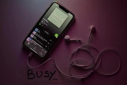 Spotify atualiza serviço gratuito e permite tocar qualquer música