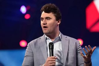 Tiroteio fatal em evento de Charlie Kirk choca os Estados Unidos 5 Tiroteio fatal em evento de Charlie Kirk choca os Estados Unidos