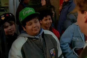 Astro da Disney oferece ajuda emocionante a ex-ator da Nickelodeon em situação de rua