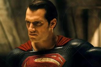 Imagens inéditas de Henry Cavill no traje original do Superman são reveladas por Zack Snyder