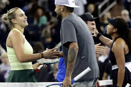 Sabalenka e Kyrgios duelam em exibição única no 'Battle of the Sexes'