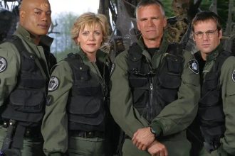 Stargate SG-1 retorna à Netflix: um guia completo do clássico sci-fi