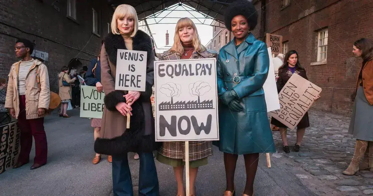 Call the Midwife temporada 15: desafios da saúde pública e romances marcantes