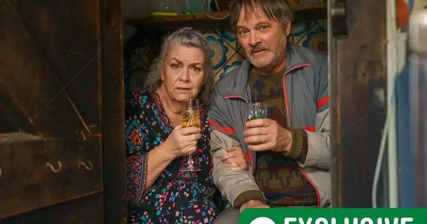 Comédia da BBC aborda golpe de seguro e desafios do Parkinson