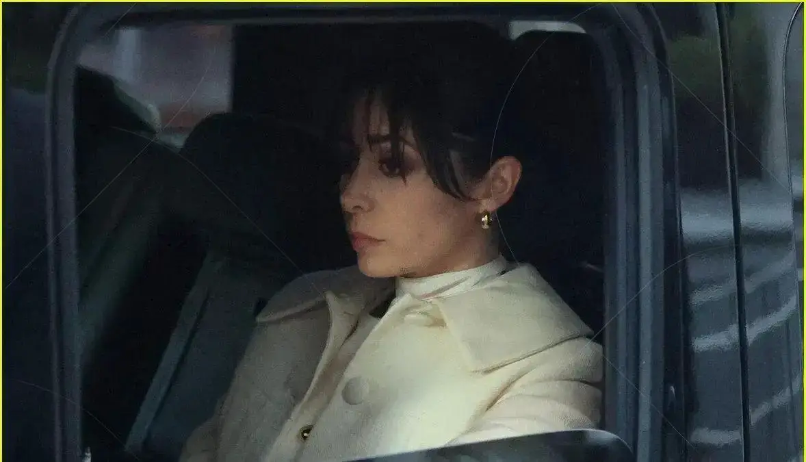 Cristin Milioti e Glen Powell estrelam nova comédia de Judd Apatow