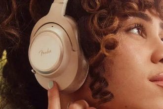 Fender lança seus primeiros fones wireless com bateria que dura dias