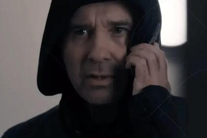 Graham Foster reaparece vivo em Emmerdale após seis anos e gera mistério