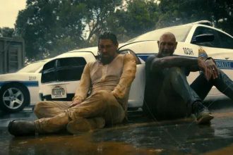 Jason Momoa e Dave Bautista se reencontram em filme de ação explosivo