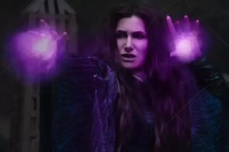 Kathryn Hahn negocia papel de Mãe Gothel no live-action de Enrolados