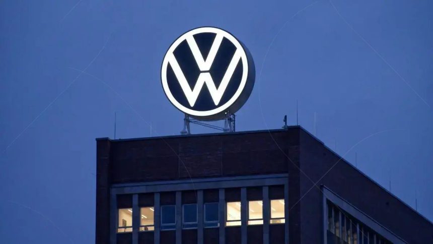 Volkswagen faz recall de mais de meio milhão de carros por falha em câmera traseira