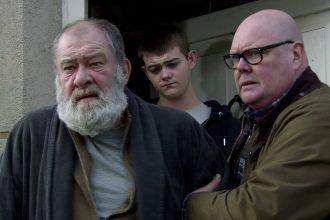 Emmerdale Bear Wolf Paddy Dingle April Windsor Terapia