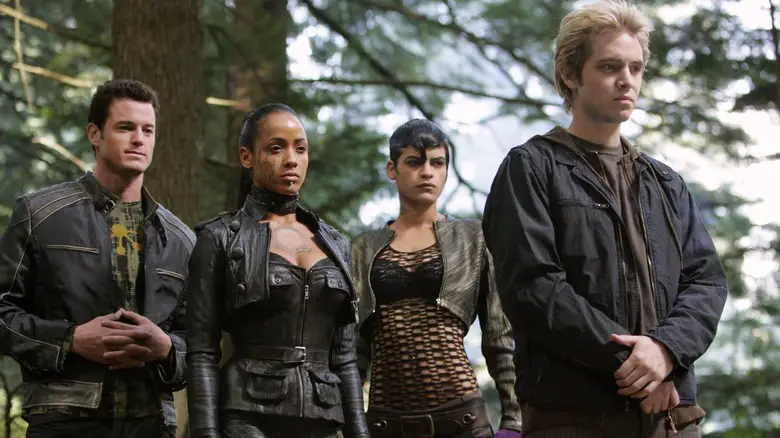 Multiple Man, Callisto, Arclight, and Pyro gathered together in the woods in X-Men: The Last Stand
