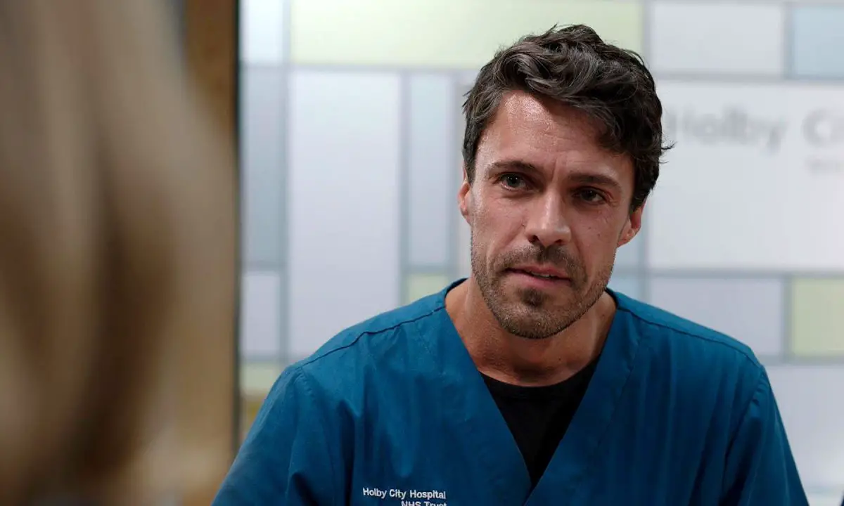 erro médico Holby City