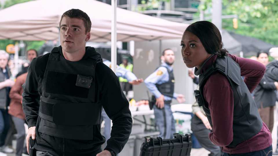 Gabriel Basso as Peter Sutherland, Amanda Warren as Catherine in episode 210 of The Night Agent