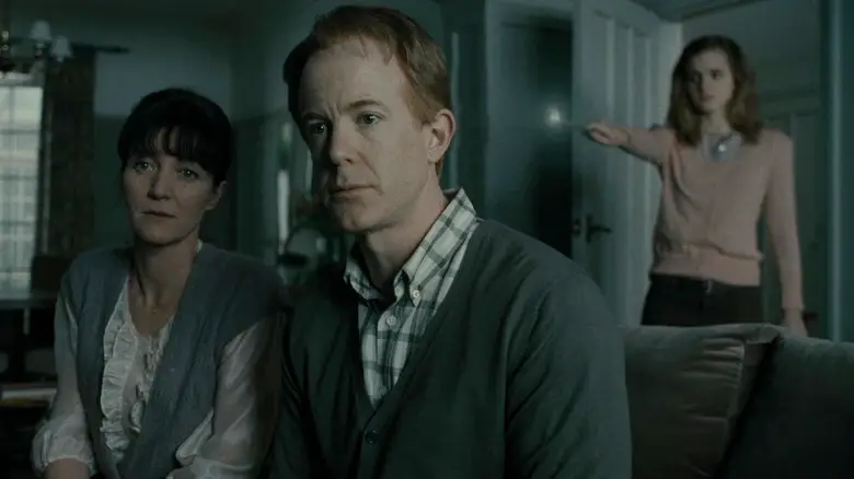 Hermione pointing a wand at her parents in "Harry Potter and the Deathly Hallows - Part 1"