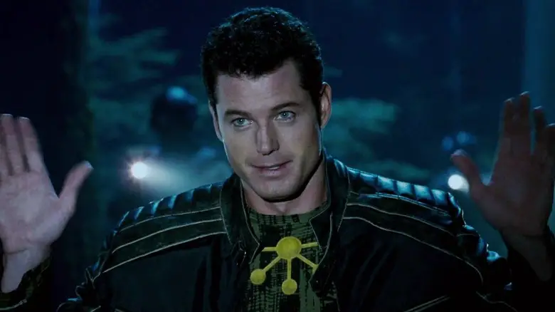 Eric Dane as Multiple Man surrounded by officers in the woods in X-Men: The Last Stand