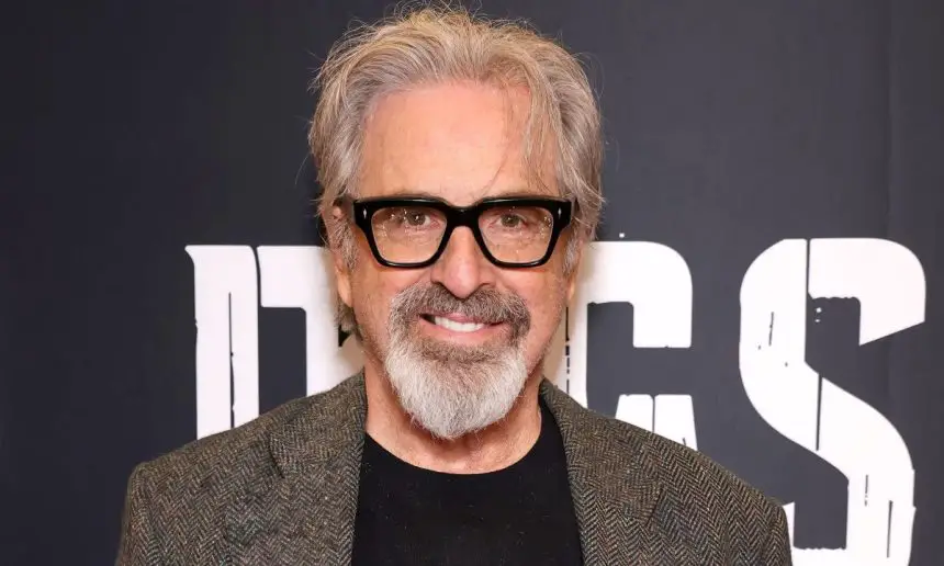 O Legado de Robert Carradine: Nostalgia e Impacto Cultural 35 Robert Carradine