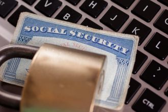 segurança fraudes número de seguro social E-Verify proteção de identidade