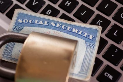 segurança fraudes número de seguro social E-Verify proteção de identidade