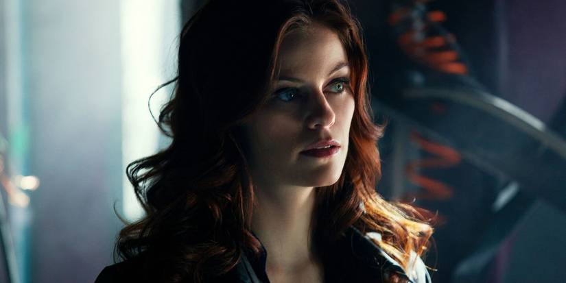 Tess Mercer looking thoughtful on Smallville