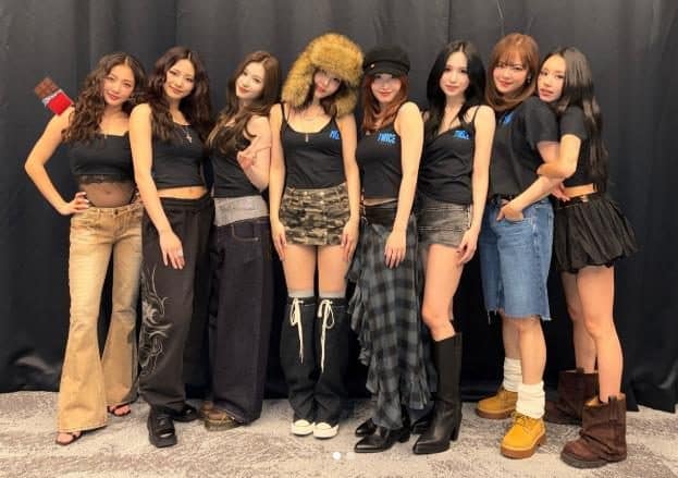 TWICE no The Tonight Show