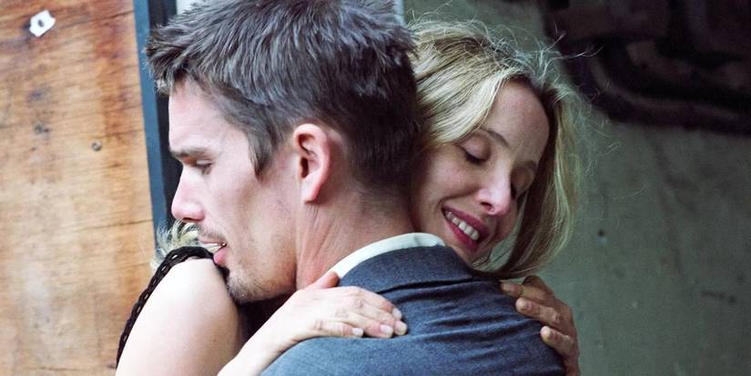 Jesse (Ethan Hawke) and Céline (Julie Delpy) hugging in Before Sunset