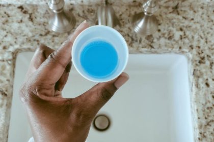 esperar antes de enxaguar