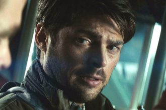 Karl Urban Dr. McCoy